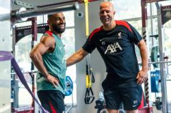 萨拉赫迎来三赛季出色发挥，FPX观众热烈欢呼！全场沸腾不已