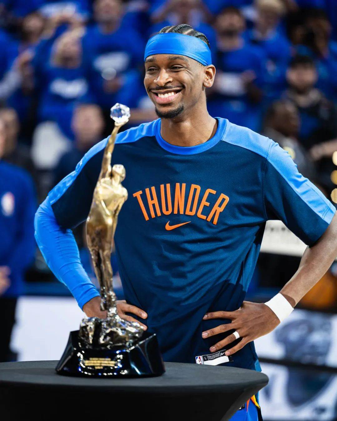 里程碑夜马赛篮板制胜;NBA常规赛今晨刷纪录;悬念犹存;年轻球员得到机会的简单介绍 里程碑夜马赛篮板制胜;NBA常规赛今晨刷纪录;悬念犹存;年轻球员得到机会的简单介绍