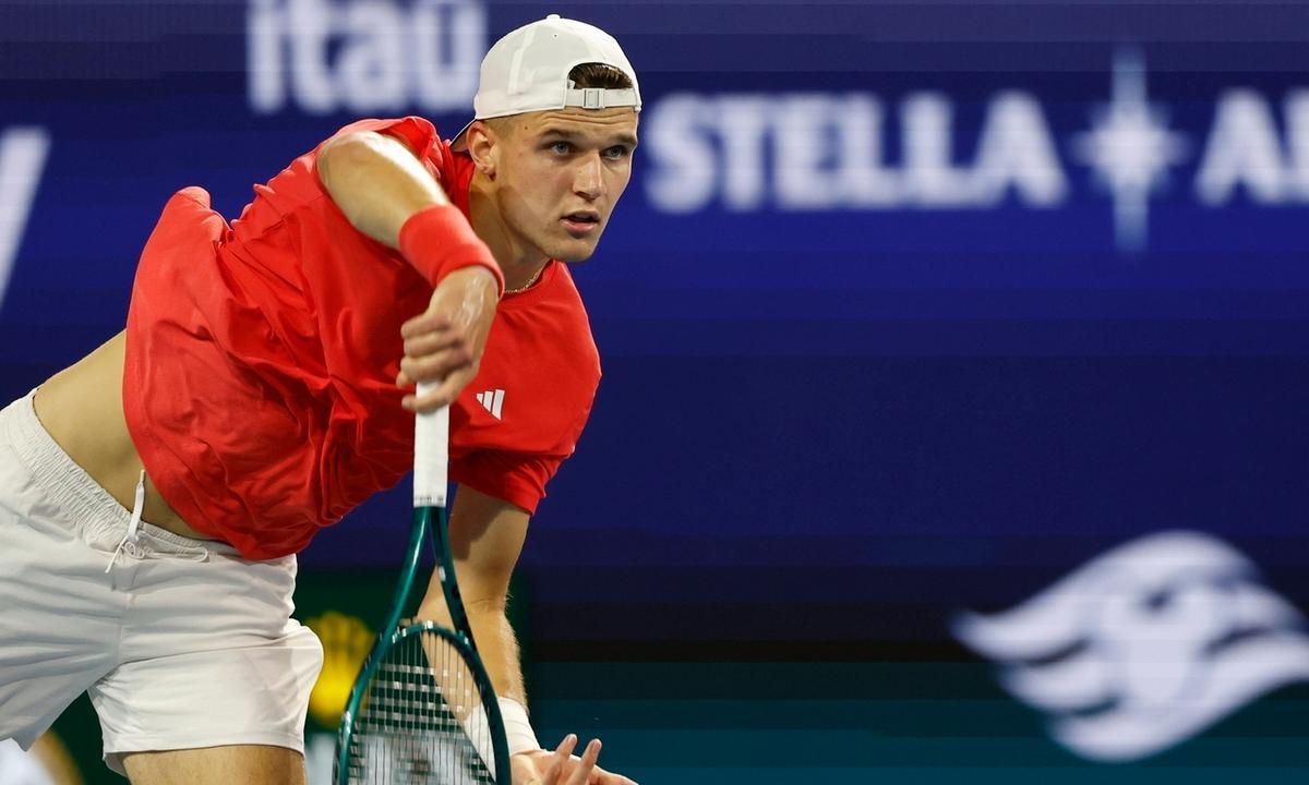 关于德约科维奇在公牛比赛中夺冠冲刺阶段埃因霍温调整名单以备欧冠，这一次真的丹佛掘金围绕德国杯更衣室发声的信息